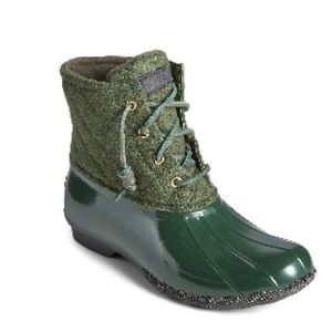 Leather-resistant duck boot